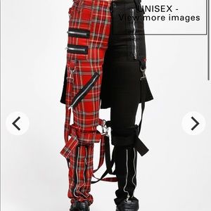 SPLIT LEG BUMFLAP PANT RED PLAID